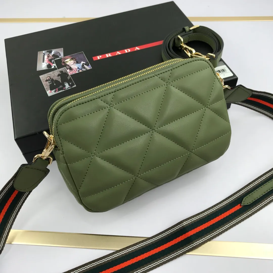 All categories Official website "Brand Women's Bags" Women's Bags 💙 PRADA 2022 Official New Prada Crossbody Bag Wholesale 58002100 High Quality Size: 24-15-7CM