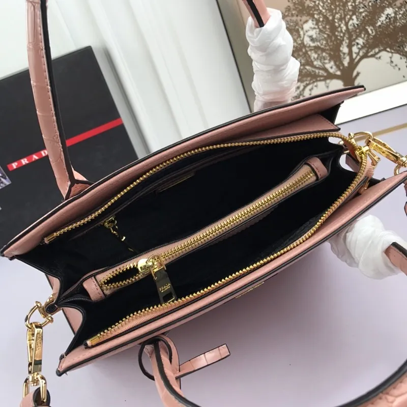 All categories Official website "Brand Women's Bags" Women's Bags 💙 PRADA 2022 official new Prada calfskin handbag wholesale 58002500 High quality Size: 30-24-15CM