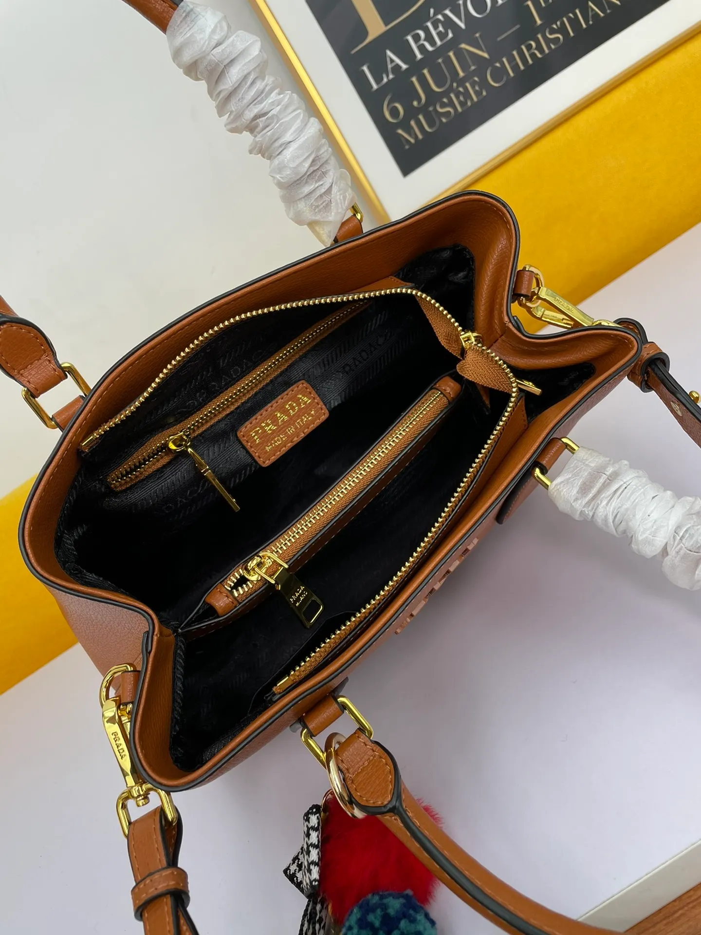 All categories Official website "Brand Women's Bags" Women's Bags 💙 PRADA 2022 official new Prada calfskin handbag wholesale 58002500 High quality Size: 30-22-13CM