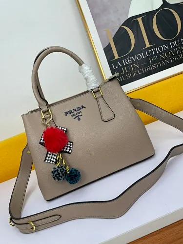 All categories Official website "Brand Women's Bags" Women's Bags 💙 PRADA 2022 official new Prada calfskin handbag wholesale 58002500 High quality Size: 30-22-13CM