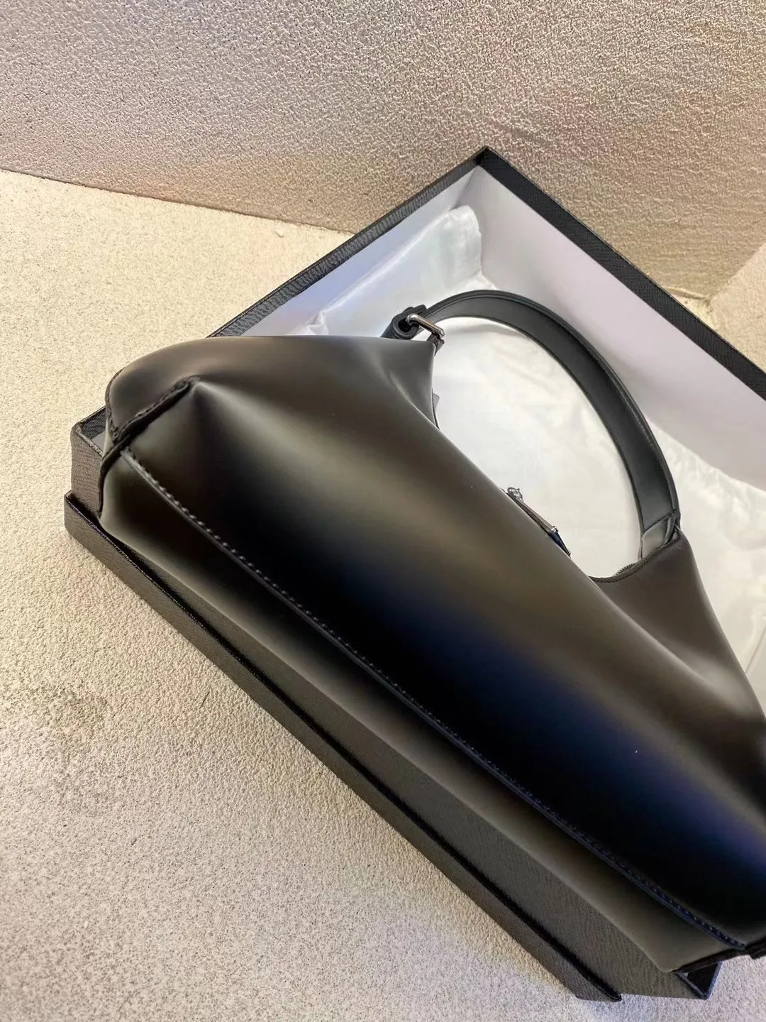 All categories Official website "Brand Women's Bags" Women's Bags 💙 PRADA Fine imitation PRADA, high imitation PRADA bags, PRADA crossbody bags, 2023 official latest version PRADA armpit bags, PRADA bag factory, recommended bags, size: 31-13CM