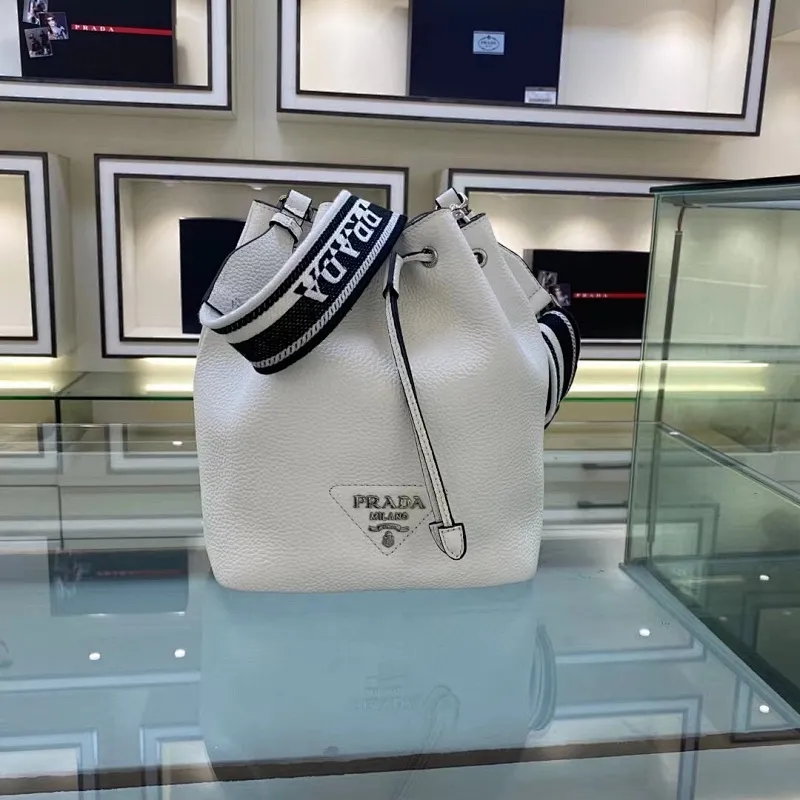 All categories Official website "Brand Women's Bags" Women's Bags 💙 PRADA 2022 Official New Prada Bucket Bag Wholesale Original Order Quality 58006000 Size: 20-25-14Cm