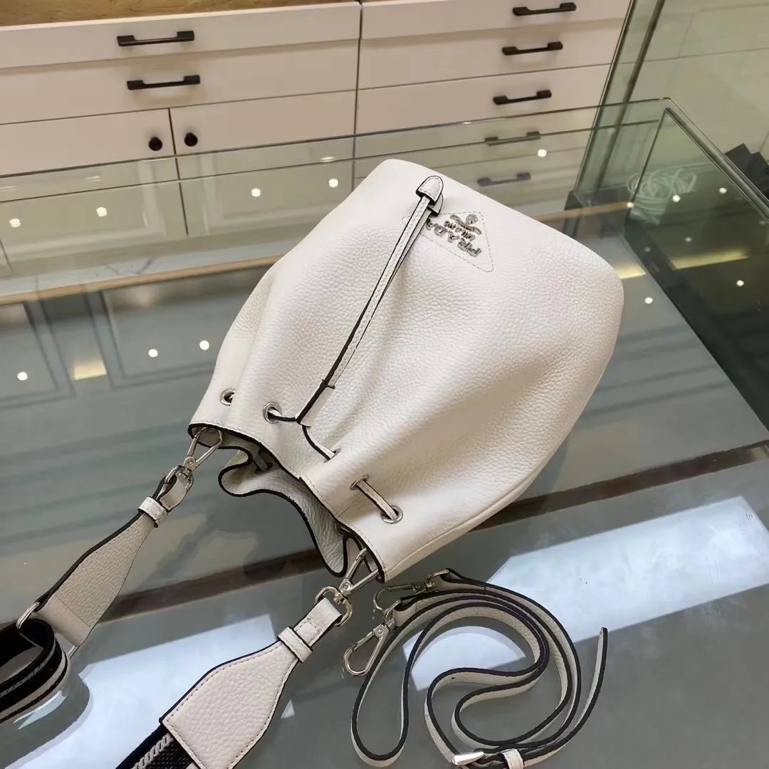 All categories Official website "Brand Women's Bags" Women's Bags 💙 PRADA 2022 Official New Prada Bucket Bag Wholesale Original Order Quality 58006000 Size: 20-25-14Cm