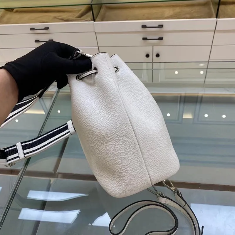 All categories Official website "Brand Women's Bags" Women's Bags 💙 PRADA 2022 Official New Prada Bucket Bag Wholesale Original Order Quality 58006000 Size: 20-25-14Cm