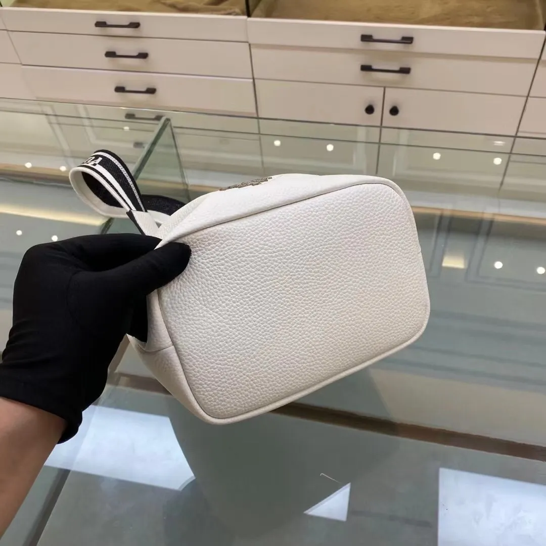 All categories Official website "Brand Women's Bags" Women's Bags 💙 PRADA 2022 Official New Prada Bucket Bag Wholesale Original Order Quality 58006000 Size: 20-25-14Cm