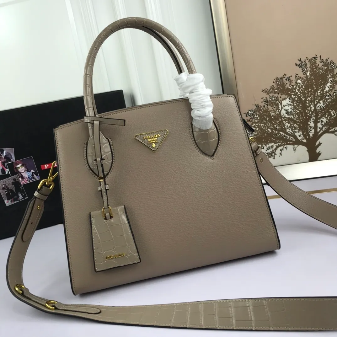 All categories Official website "Brand Women's Bags" Women's Bags 💙 PRADA 2022 official new Prada calfskin handbag wholesale 58002500 High quality Size: 30-24-15CM