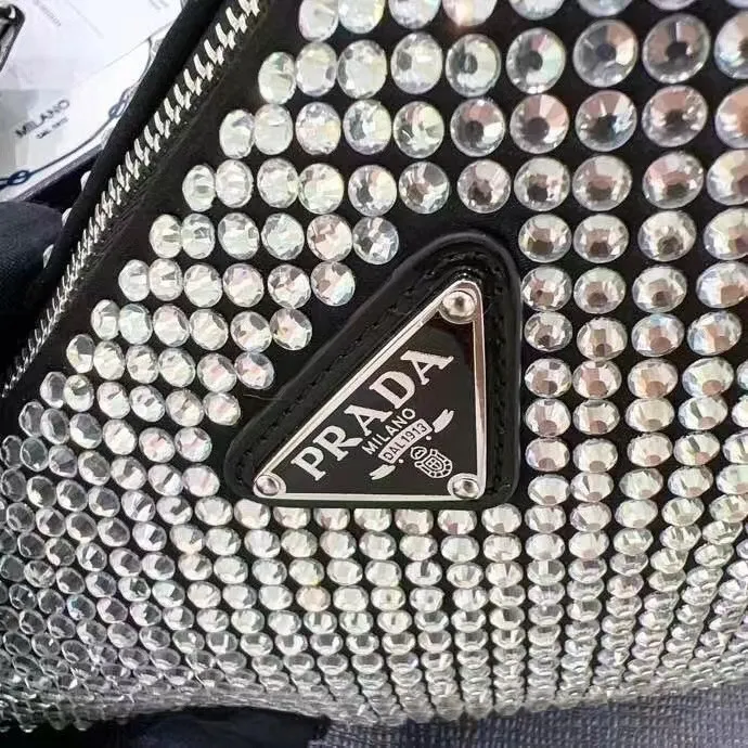 All categories Official website "Brand Women's Bags" Women's Bags 💙 PRADA 2022 official new Prada crossbody bag wholesale Original order quality 58004100 Size: 26-14-12Cm