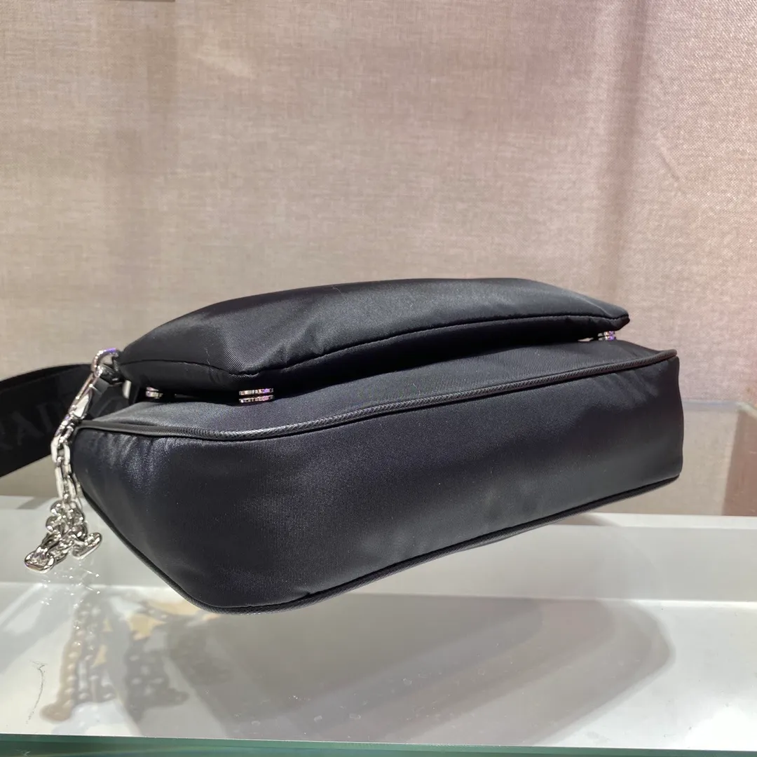 All categories Official website "Brand Women's Bags" Women's Bags 💙 PRADA 2022 Official New Prada Twin Bag Wholesale 58002900 Original Order Quality Size: Large 23-16-5.5 Small 20-12 CM