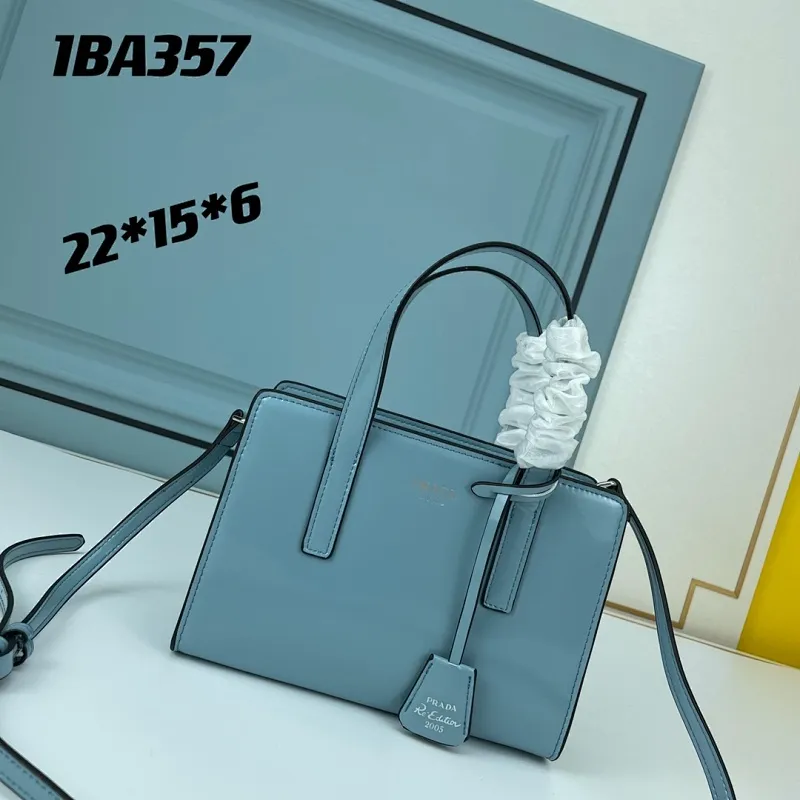 All categories Official website "Brand Women's Bags" Women's Bags 💙 PRADA 2022 official new Prada mini shopping bag wholesale 58001900 High quality Size: 22-15-6.5CM