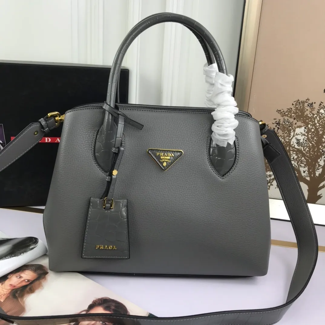 All categories Official website "Brand Women's Bags" Women's Bags 💙 PRADA 2022 official new Prada calfskin handbag wholesale 58002500 High quality Size: 30-24-14CM