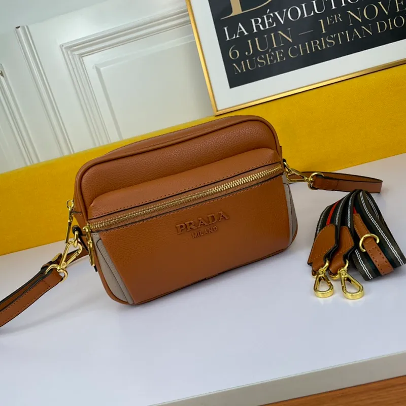 All categories Official website "Brand Women's Bags" Women's Bags 💙 PRADA 2022 official new Prada crossbody bag wholesale 58002500 Original order quality Size: 23-16-7CM