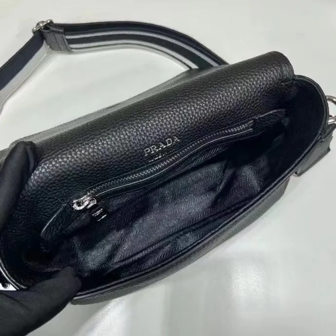 All categories Official website "Brand Women's Bags" Women's Bags 💙 PRADA 2022 official new Prada crossbody bag wholesale Original order quality 58005900 Size: 23-18-9Cm