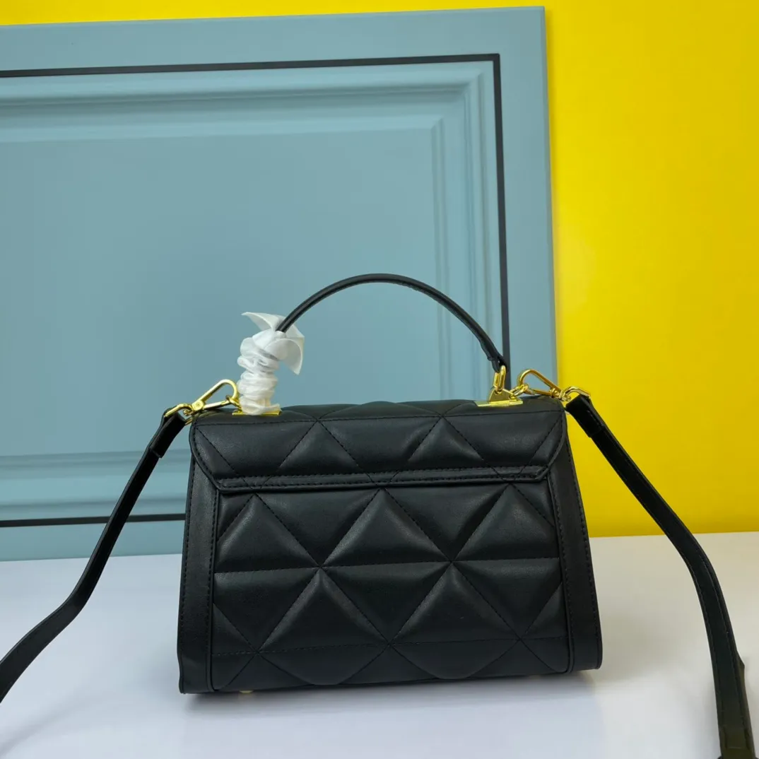 All categories Official website "Brand Women's Bags" Women's Bags 💙 PRADA replica PRADA, fine imitation PRADA bags, PRADA shoulder bags, 2023 official latest version PRADA cowhide crossbody bag, bag factory, original material, size: 26-18-11CM