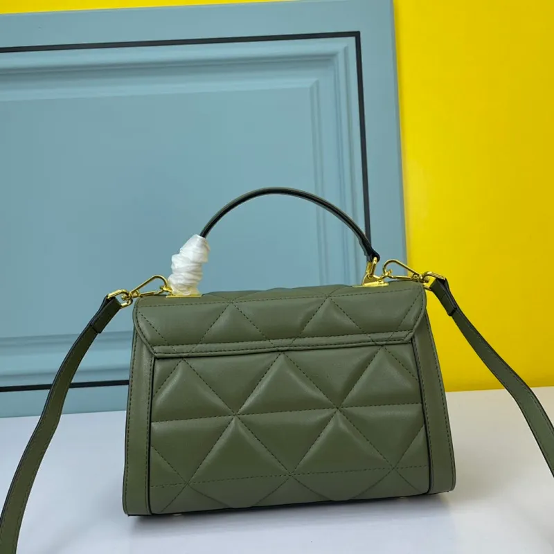 All categories Official website "Brand Women's Bags" Women's Bags 💙 PRADA 2022 official new Prada crossbody bag wholesale 58002900 Original order quality Size: 26-18-11CM
