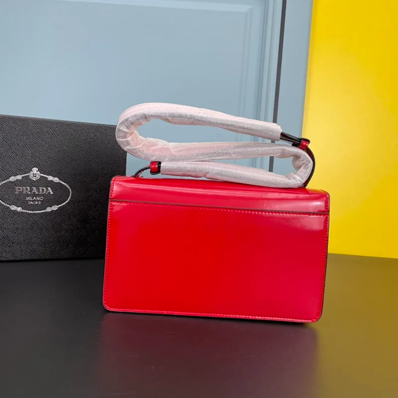 All Categories Official Website "Brand Women's Bags" Women's Bags 💙 PRADA 2022 Official New Prada Imported Cowhide Crossbody Bag Wholesale 58002000 High Quality Size: 24-15-6CM