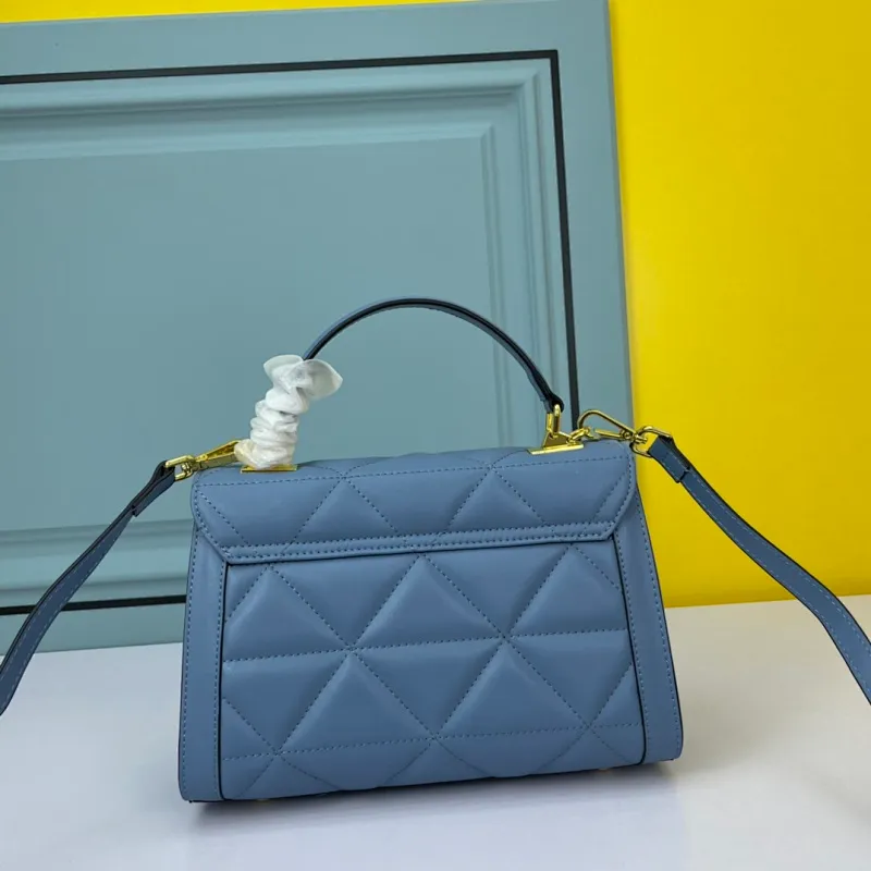 All categories Official website "Brand Women's Bags" Women's Bags 💙 PRADA replica PRADA, fine imitation PRADA bags, PRADA shoulder bags, 2023 official latest version PRADA cowhide crossbody bag, bag factory, original material, size: 26-18-11CM