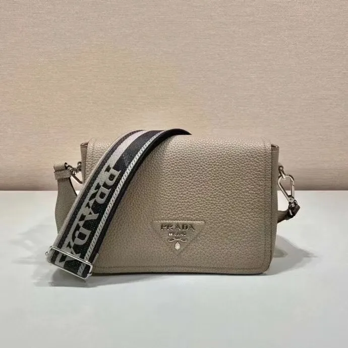 All categories Official website "Brand Women's Bags" Women's Bags 💙 PRADA 2022 official new Prada crossbody bag wholesale Original order quality 58005900 Size: 23-18-9Cm