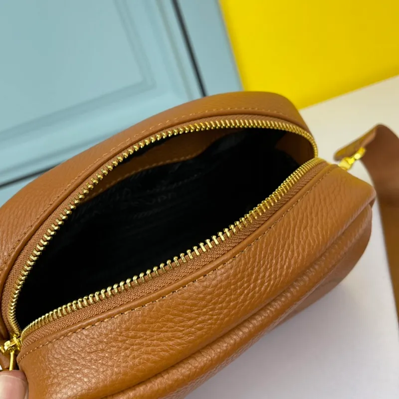 All categories Official website "Brand Women's Bags" Women's Bags 💙 PRADA 2022 official new Prada crossbody bag wholesale 58002500 Original order quality Size: 21-14-8CM
