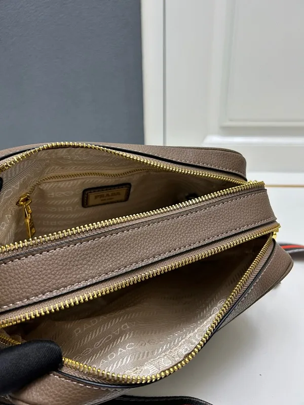 All Categories Official Website "Brand Women's Bags" Women's Bags 💙 PRADA 2025 New Prada Crossbody Bag