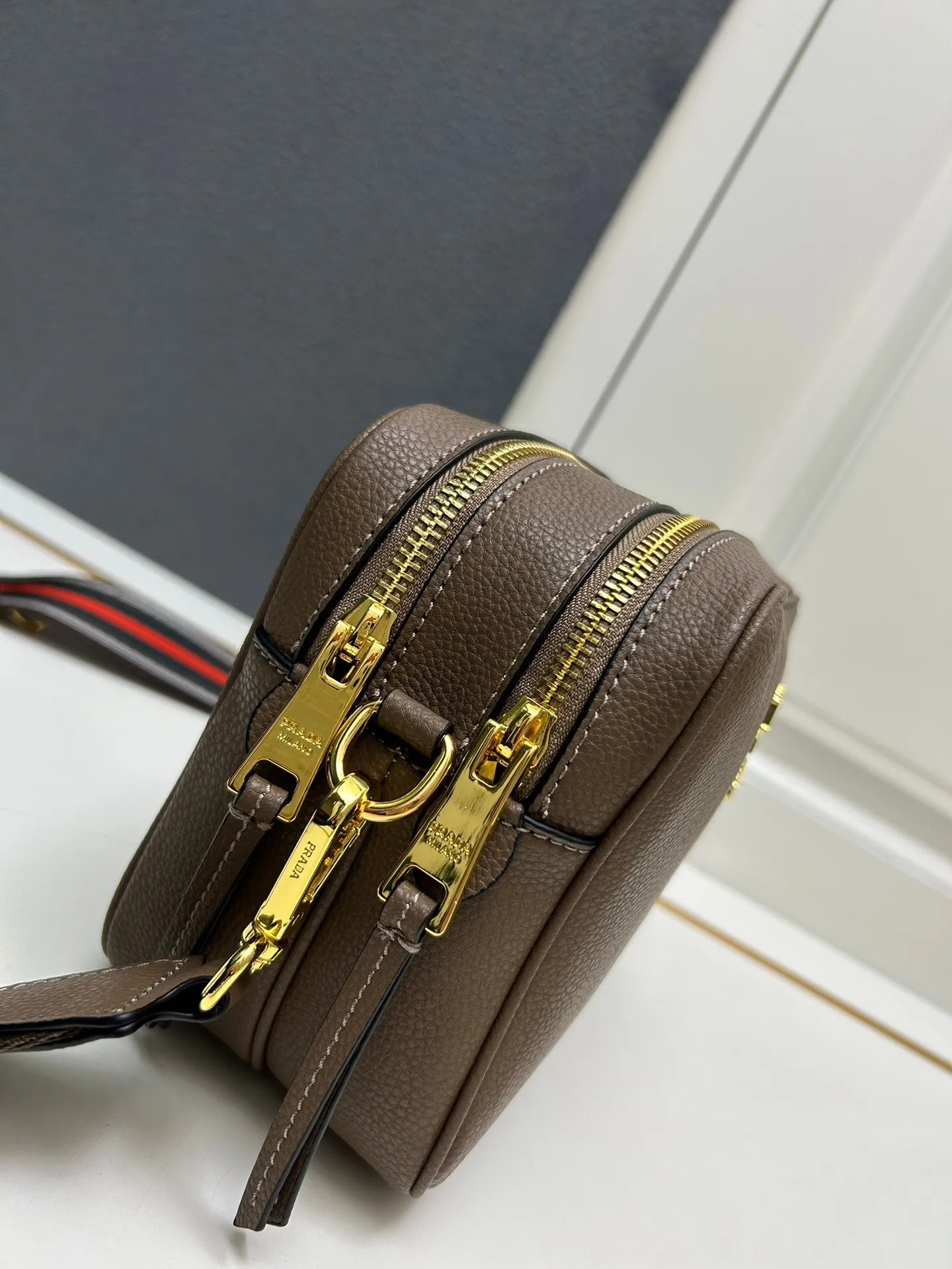 All Categories Official Website "Brand Women's Bags" Women's Bags 💙 PRADA 2025 New Prada Crossbody Bag