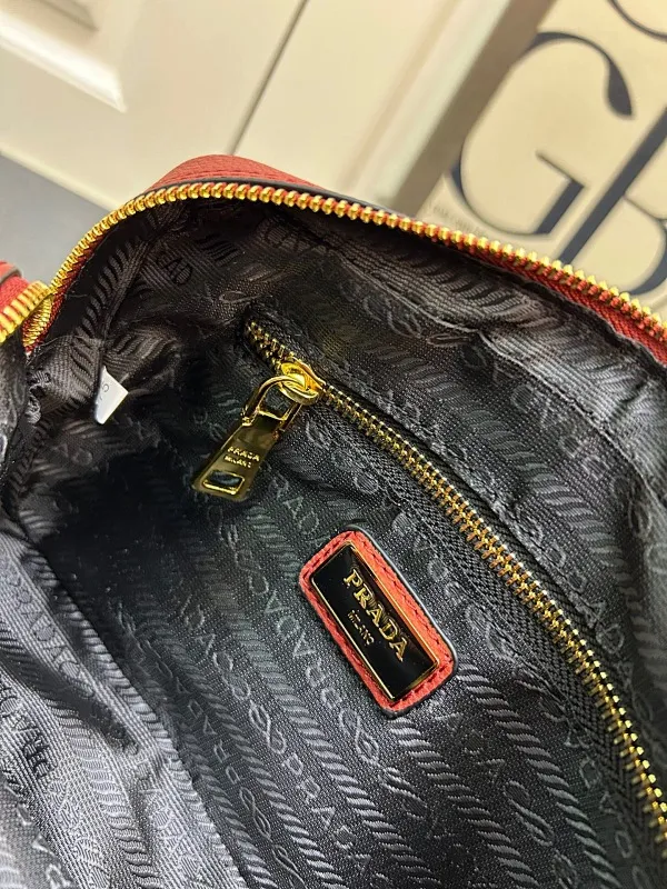All Categories Official Website "Brand Women's Bags" Women's Bags 💙 PRADA 2025 New Prada Crossbody Bag