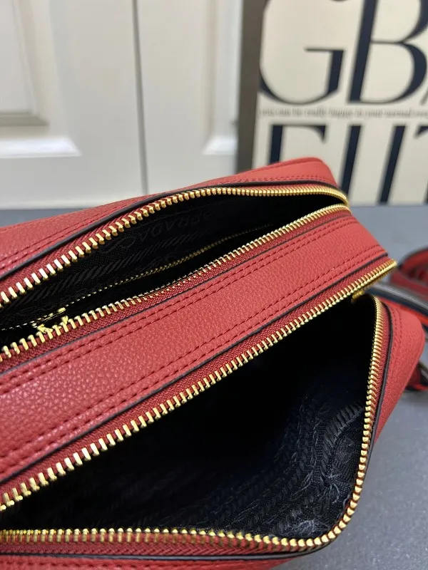 All Categories Official Website "Brand Women's Bags" Women's Bags 💙 PRADA 2025 New Prada Crossbody Bag