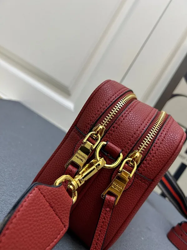 All Categories Official Website "Brand Women's Bags" Women's Bags 💙 PRADA 2025 New Prada Crossbody Bag