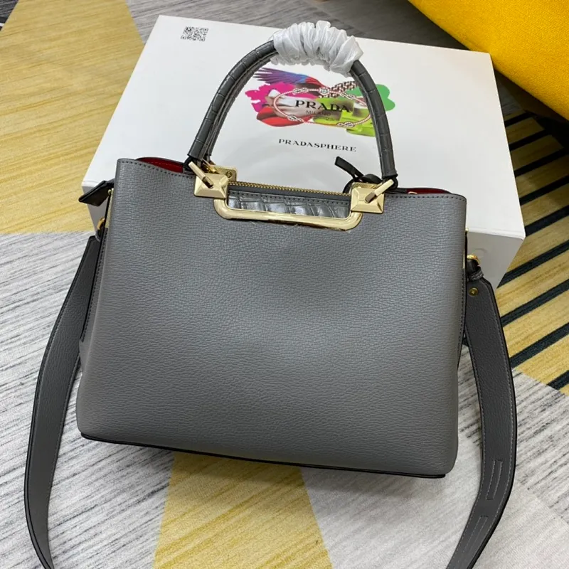 All categories Official website "Brand Women's Bags" Women's Bags 💙 PRADA 2022 official new Prada imported calfskin crossbody bag wholesale 58002500 High quality Size: 30-22-14CM