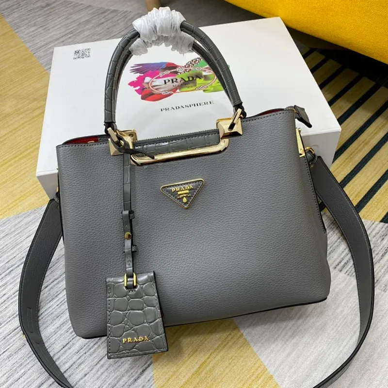 All categories Official website "Brand Women's Bags" Women's Bags 💙 PRADA 2022 official new Prada imported calfskin crossbody bag wholesale 58002500 High quality Size: 30-22-14CM