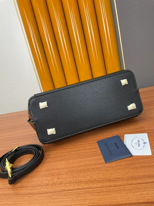 All categories Official website "Brand Women's Bags" Women's Bags 💙 PRADA 2022 official new Prada handbag wholesale 58002900 Original order quality Size: 30-23-13CM