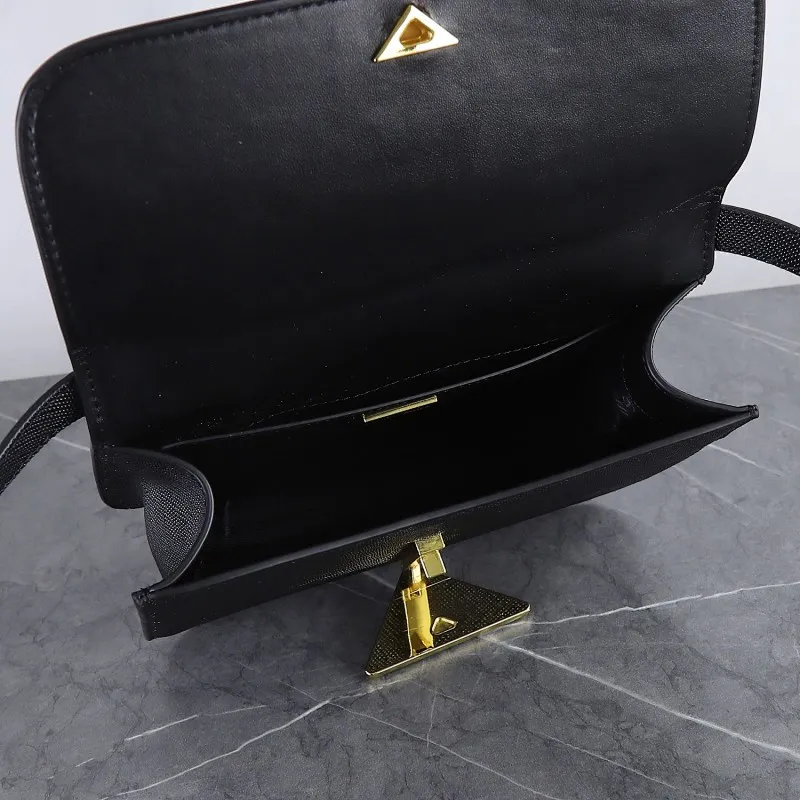 All categories Official website "Brand Women's Bags" Women's Bags 💙 PRADA 2022 official new Prada crossbody bag wholesale 58002900 Original order quality Size: 22-16-6CM