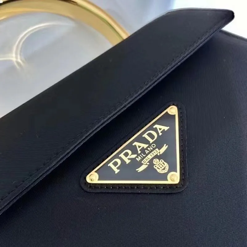 All categories Official website "Brand Women's Bags" Women's Bags 💙 PRADA 2022 official new Prada handbag wholesale Original order quality 58003800 Size: 21-17-12Cm