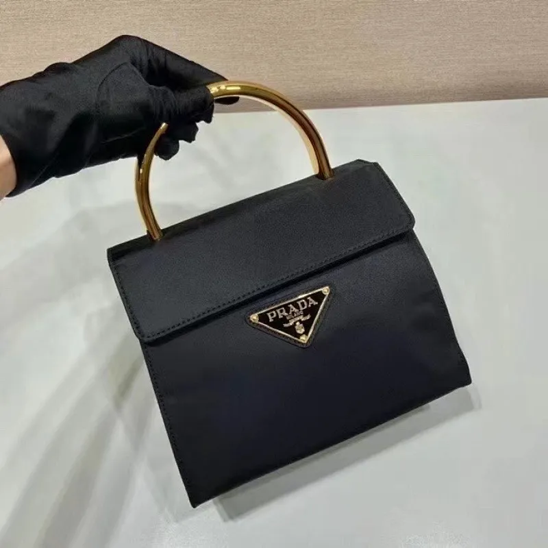 All categories Official website "Brand Women's Bags" Women's Bags 💙 PRADA 2022 official new Prada handbag wholesale Original order quality 58003800 Size: 21-17-12Cm