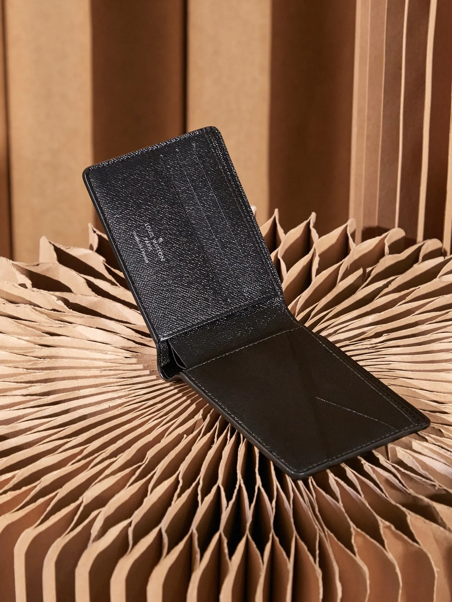 P¥200👉nfc dynamic chip version👈【Top inspection-free】Exclusively available for overseas products Model N62663 Black Check Short Wallet Original grained cow leather trim Original cow leather lining 3 credit card slots 2 compartments for banknotes and receipts 2 side slots for receipts 2 business card slots 60895 size 11.5 x9 x1.5 cm (length x height x width) with gift box
