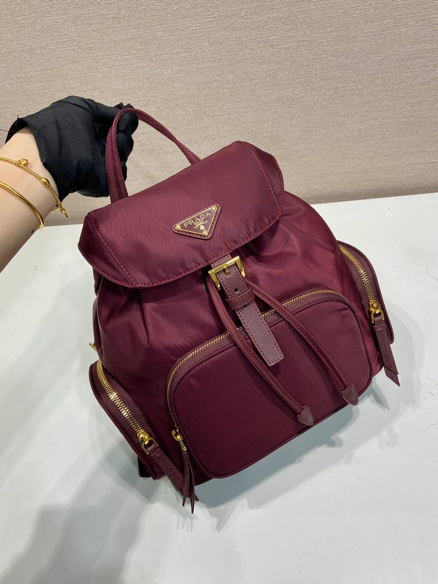 💰1300🎉New product🎉1BZ081 Backpack🎉🎉 This backpack is made of imported nylon fabric. The body of the bag is designed with three zipper pockets. The bag opening is opened and closed with a flip drawstring. It has top-grade hardware, large capacity, and many pockets. It is very practical. Length 24.5x Height 29x Bottom 12cm🎉🎉🎉💰💰💰