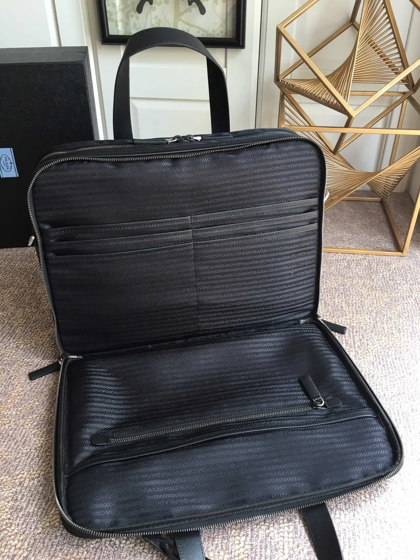 💰1520P Jiajui new men's bag, 2VE407 black - double layer 🎉🎉🎉, made of imported parachute fabric, imported cross grain cowhide, top gun five colors + white hardware, double layer grid + It has a leather slip pocket inside and can be inserted into a trolley case. It has many compartments with 175 OEM codes. It is light and practical. Men’s favorite [color][color][color], length 39x height 29x bottom 11cm, 💪💪💪