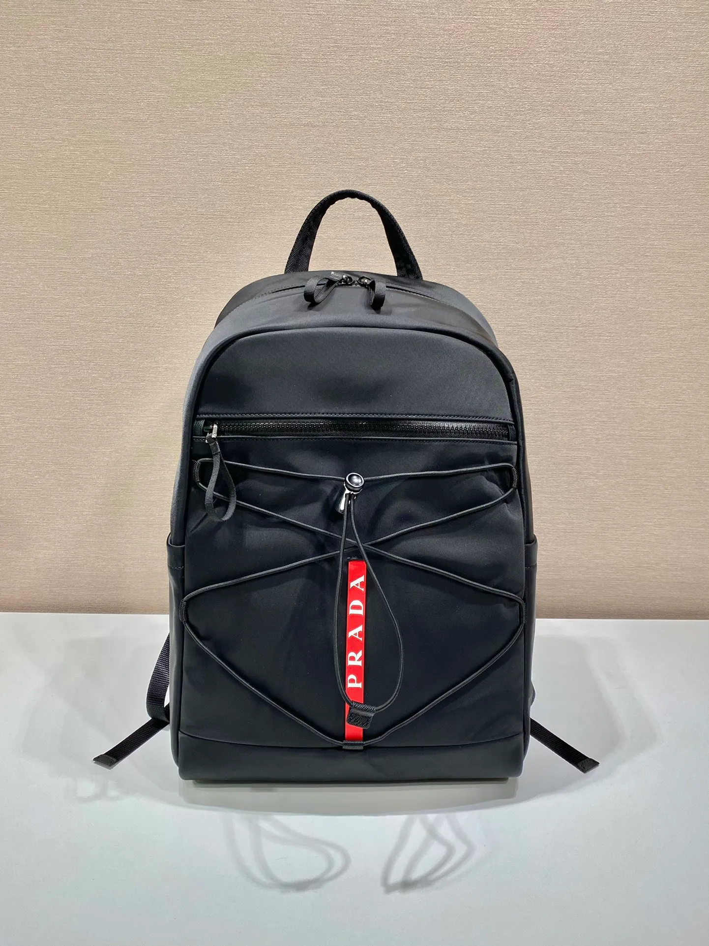 💰1320🎉New Backpack🎉2VZ085🎉🎉 This backpack is made of imported nylon, equipped with spacious external zipper pockets and adjustable shoulder straps, presenting a multi-functional design style. Linea Rossa latex logo label with unique decoration. Fashionable and elegant, worth owning, hurry up and get it🎉🎉 Length 40x Height 43x Bottom 17cm