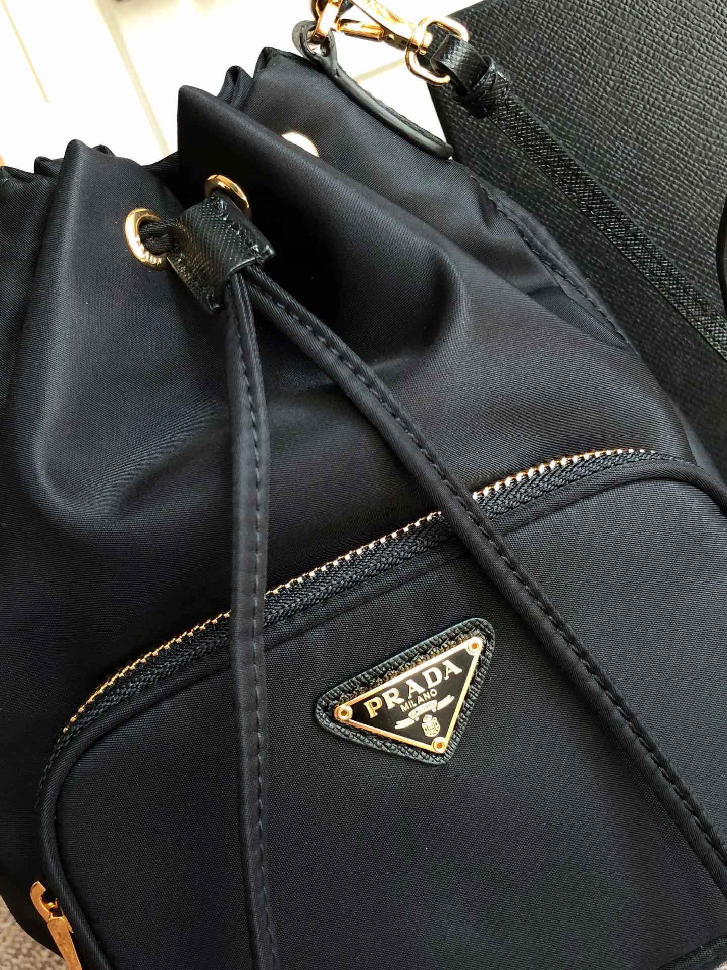 💰720, the classic model 1BH038 black has arrived👏👏 Made of imported nylon fabric, top grade five, portable/diagonal, light, practical and fashionable, beauties hurry up and get it, 165 OEM code, length 18x height 23 bottom × 12cm📢📢📢📢