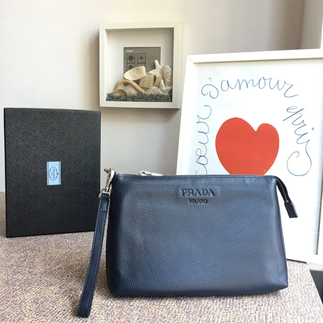 💰1060, the popular handbag has arrived again, 0050 blue, top quality. Made of imported deerskin pattern, inner and outer leather, 175 OEM code, length 29x height 18cm