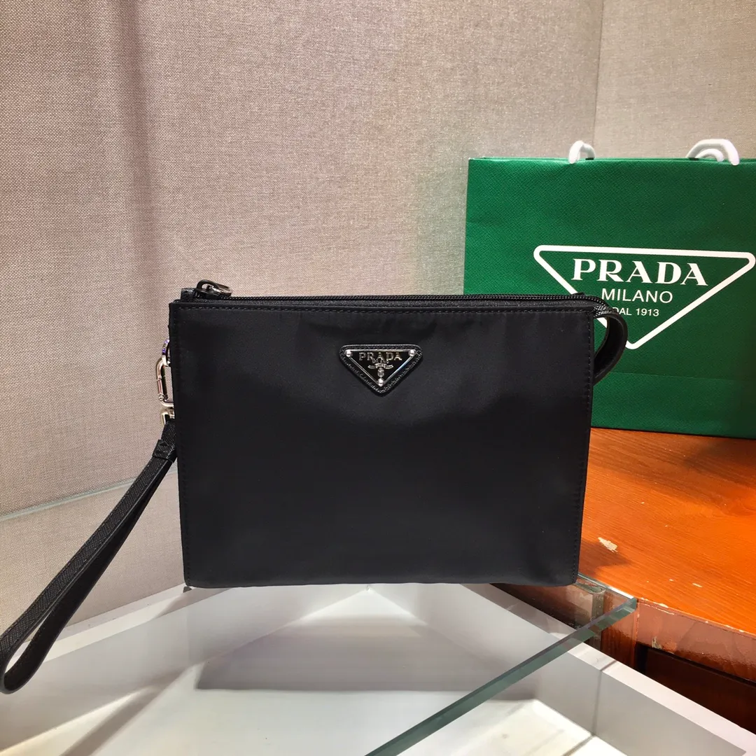 💰700, classic handbag👏👏👏2NE789 triangle mark. Made of imported nylon material/cowhide, detachable leather wrist strap, polished steel metal accessories👏👏👏165 OEM code, light and fashionable🤗🤗🤗, length 24x height 17 bottom 6.5cm,
