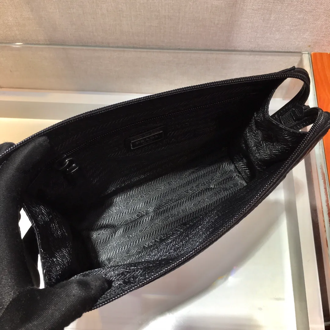 💰700 classic handbag👏👏👏2NE789 fortune boy, made of imported nylon material/cowhide, detachable leather wrist strap, polished steel metal accessories👏👏👏165 OEM code, light and fashionable🤗🤗🤗, length 24x height 17 bottom 6.5cm,