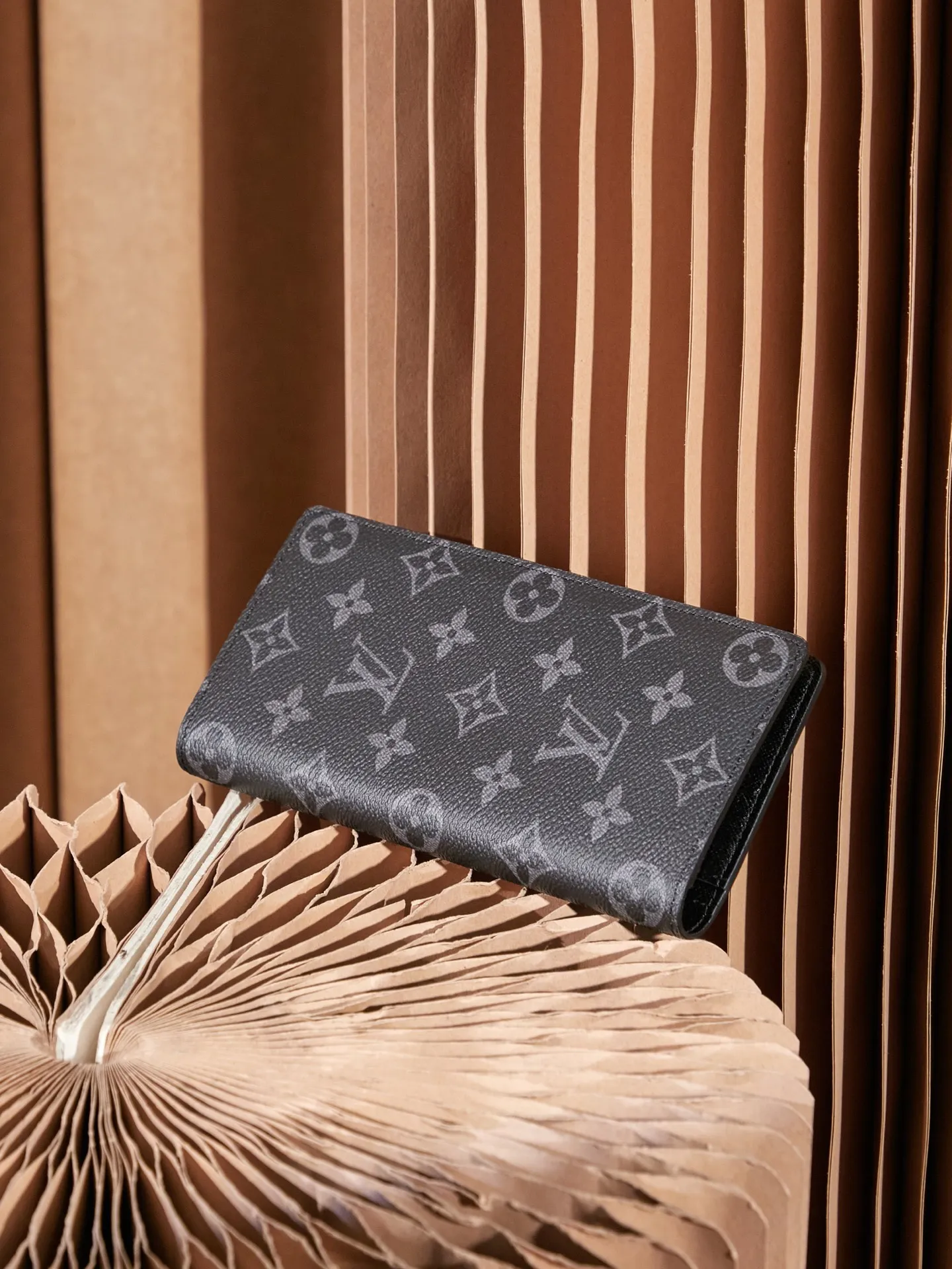 P¥240 👉nfc163C01 dynamic chip version👈 [Top-level inspection-free] BRAZZA Wallet M61697 Black Flower Suit Clip Long Clip This Brazza wallet made of Monogram canvas exudes unstoppable masculinity. It's spacious and functional and can be easily stowed away in a coat pocket. Can hold change, credit card and banknotes, 1 compartment with support panel, can store banknotes, 1 large zipper compartment, can store coins, patch pocket design can store banknotes and receipts, 1 ID or business card slot, 16 credit card slots, 66540 dimensions (length x height x width) 10 X19 X2 cm Comes with gift box