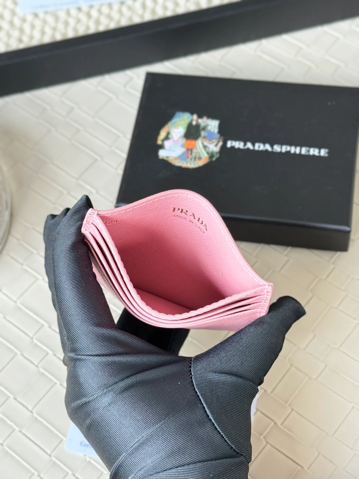 💰110prada popular card holder, unisex small card holder, black, model 1MC025, loose lettering Triangle Wheat series, nine colors, made of cross-grain cowhide, 6 card slots ➕ One middle sandwich, can place multiple cards and zeros 💰, size 11.2×8.5cm, real shot, what you see is what you get