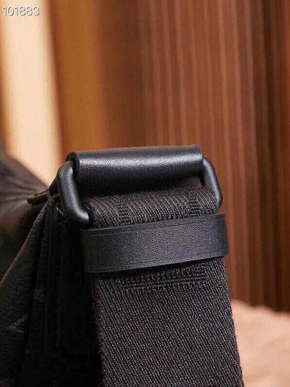 P¥760👉nfc dynamic chip version👈This Hamac small handbag cross-body bag M47158 French original leather🇫🇷All steel hardware Size: 28.5*15*8cm [Essential details, every detail is impeccable]