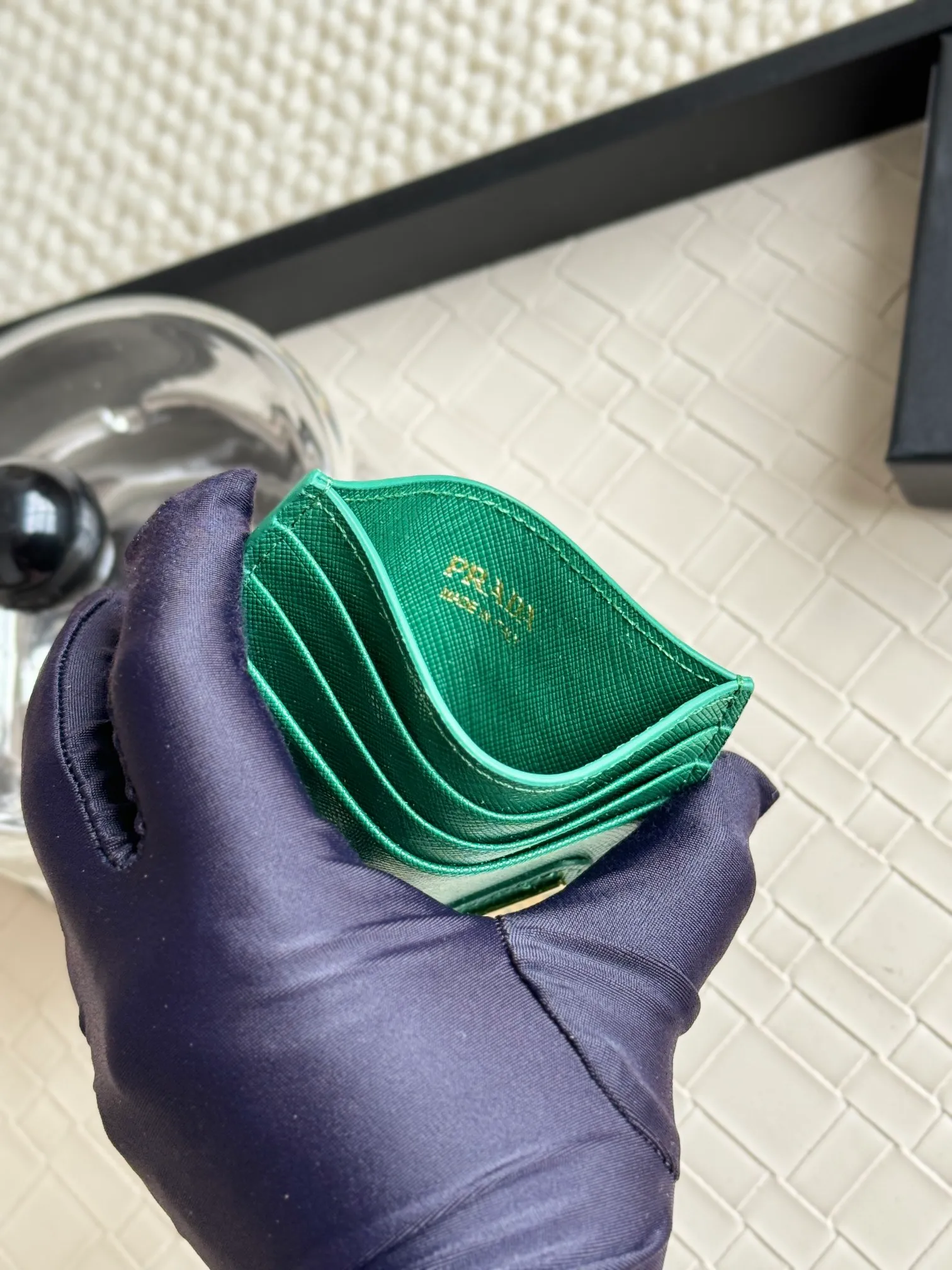 💰100prada popular card holder, unisex small card holder, black, model 1MC025, oblique triangle, made of cross-grain cowhide, 6 card slots ➕ one middle compartment, can hold multiple cards and zeros 💰, size 11.2×8.5cm, real shot, what you see is what you get