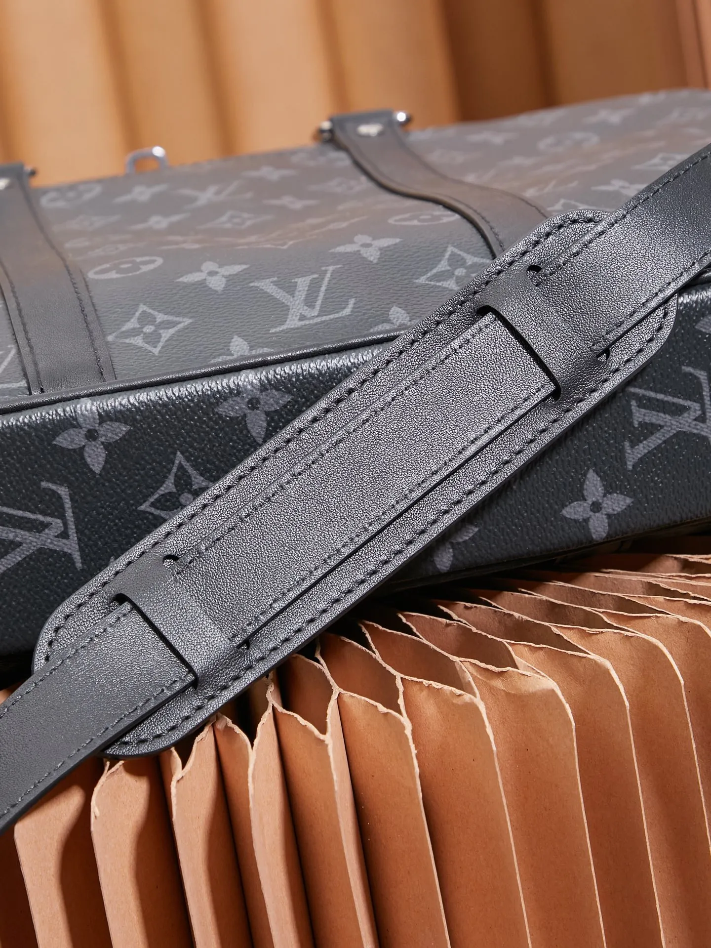 P¥840👉nfc dynamic chip version👈[Top inspection-free pure steel hardware] This Voyage briefcase M46457 inspection-free version 🔍Perfect details 🔍The essence of solid construction!