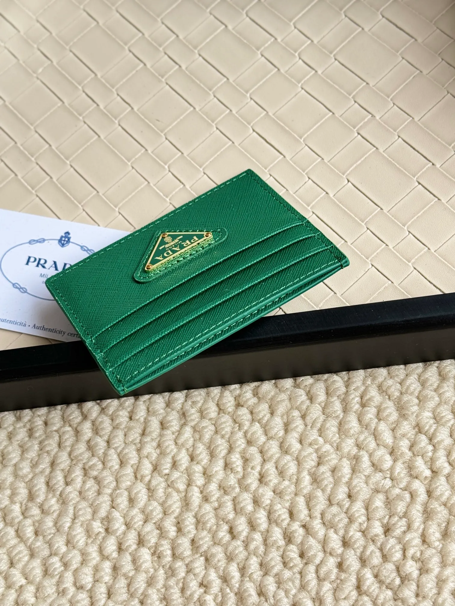 💰100prada popular card holder, unisex small card holder, black, model 1MC025 Triangle Wheat series, nine colors, made of cross-grain cowhide, 6 card slots ➕ a middle mezzanine, which can hold multiple cards and zeros 💰, size 11.2×8.5cm, taken in kind, what you see is what you get