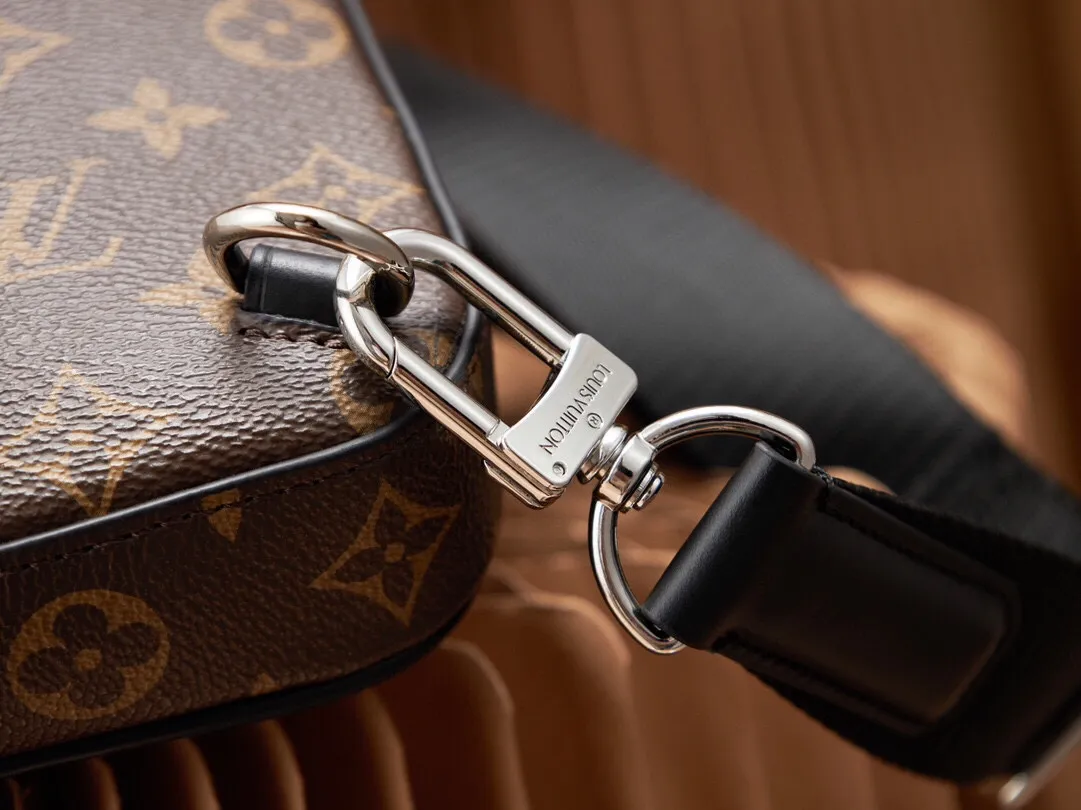 P¥720👉nfc dynamic chip version👈This Avenue chest bag M46327 is made of French original leather🇫🇷Pure steel hardware Size: 20*31*7cm [Essential details, every detail is impeccable].