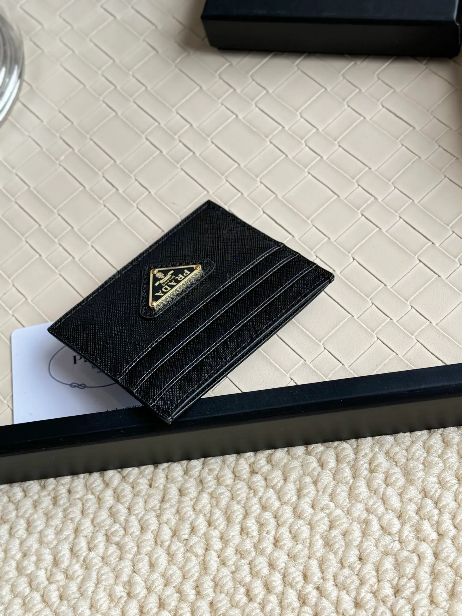 💰100prada popular card holder, unisex small card holder, black, model 1MC025 Triangle Wheat series, nine colors, made of cross-grain cowhide, 6 card slots ➕ a middle mezzanine, which can hold multiple cards and zeros 💰, size 11.2×8.5cm, taken in kind, what you see is what you get