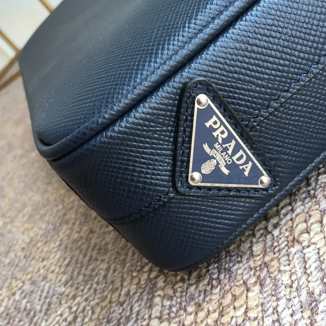 💰In 2000, P's men's bag comes out with a new style, VS0363B blue, the latest men's style, original item, imported thick cross pattern, full leather inside and outside, 175 OEM code, length 37X height 28x6cm